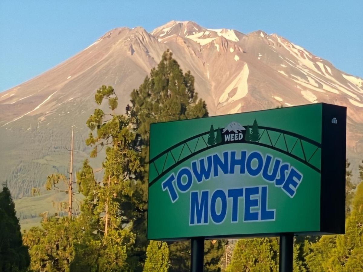 Townhouse Motel Weed Zewnętrze zdjęcie