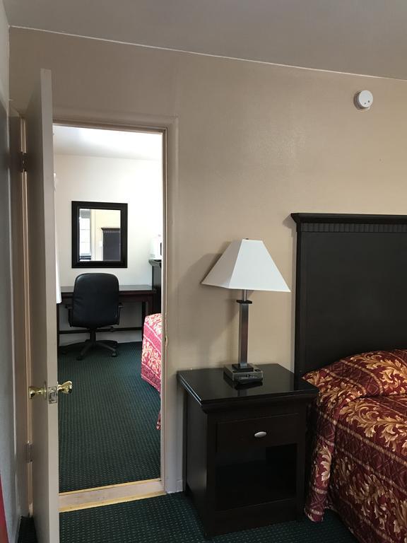 Townhouse Motel Weed Zewnętrze zdjęcie