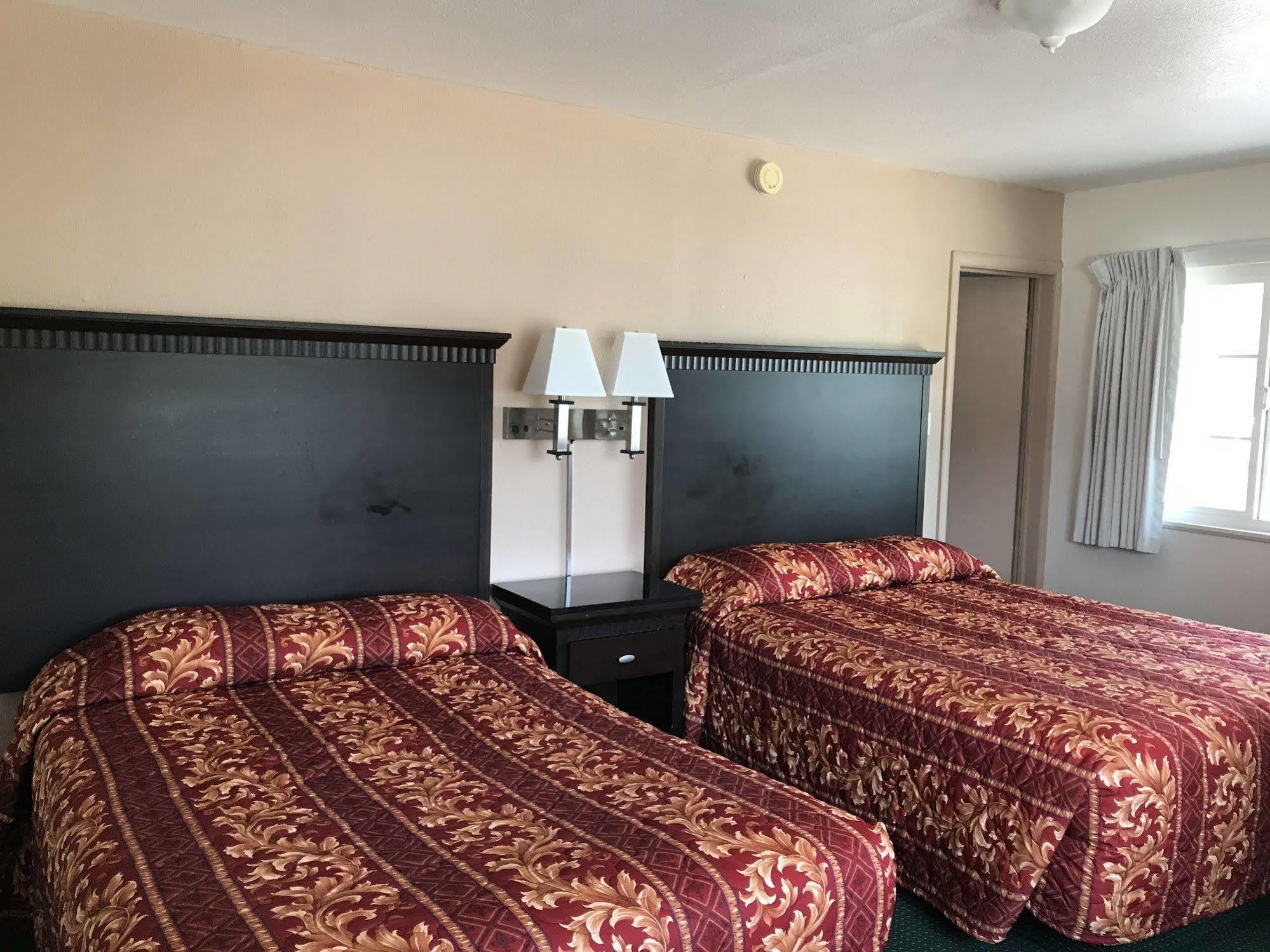 Townhouse Motel Weed Zewnętrze zdjęcie